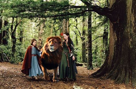 Lucy Pevensie And Aslan Chronicles Of Narnia Narnia Narnia Cast