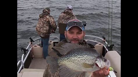 Winter Crappie Fishing Deep On The River Channel Youtube