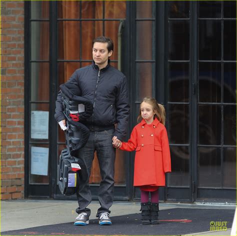 Leonardo DiCaprio Cares For Tobey Maguire S Daughter Ruby Photo