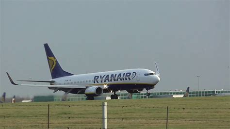 Ryanair Bumpy Landing At London Stansted Airport On Vimeo