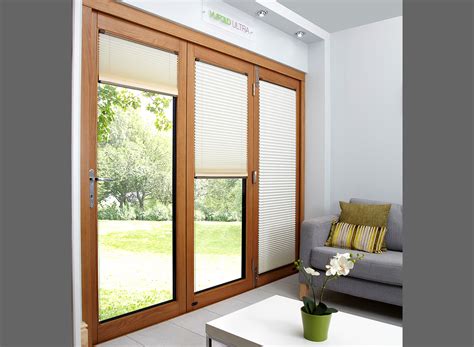 Cover the entrance to your patio or porch in style. Sliding Door Blind Ideas - Household Tips - highscorehouse.com