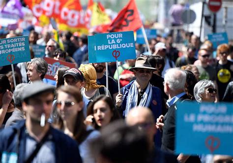 zehntausende franzosen demonstrieren gegen macron unsertirol24
