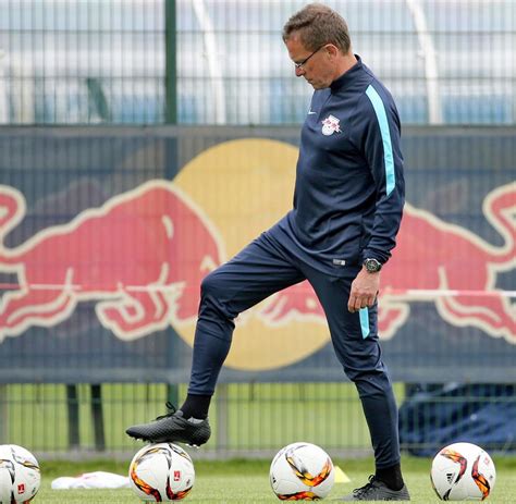 Artikel und videos zum thema Negativserie: Red Bull Salzburg feuert deutschen Trainer ...