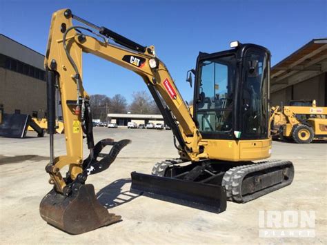 Cr Mini Excavator Cat Caterpillar Off Elevate In