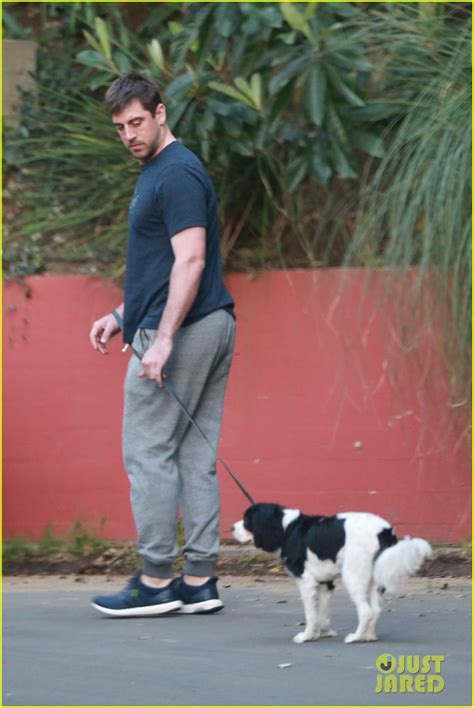Photo Aaron Rodgers Takes Girlfriend Olivia Munns Dog For A Walk 10