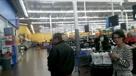 Video Woman Publicly Shames Man For Masturbating In Walmart Toilet Sick Chirpse