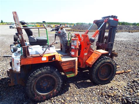 Kubota R420 Wheel Loader With Forklift Attachment 975 Hours Recorded