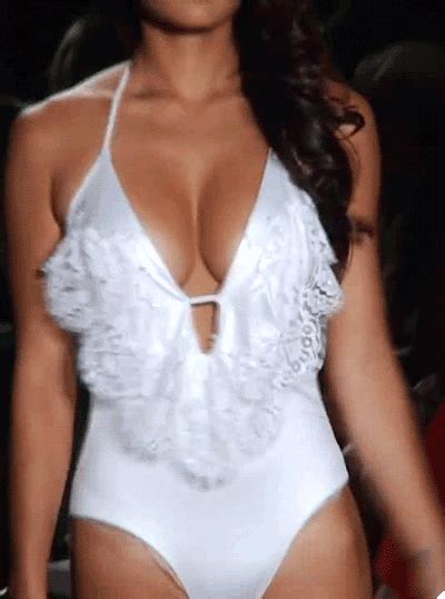 GIF FILLE SEXY