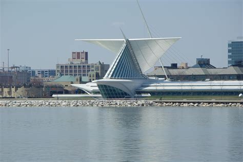 Milwaukee Art Museum Harbor View - Pentax User Photo Gallery