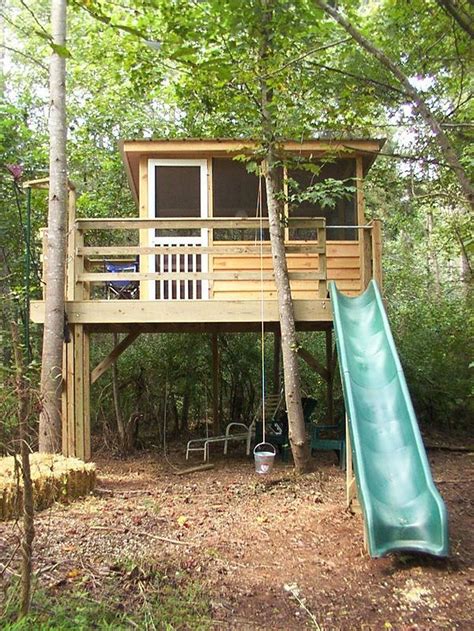 Amazing 40 Simple Diy Treehouse For Kids Play That You Should Make It
