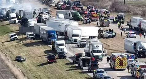 Six Dead Dozens Injured After Pileup On I 57 In Missouri Speedlux