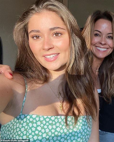 Brooke Burke 49 Poses With Her Mini Me Daughter Neriah 20 Brooke Burke Poses Neriah