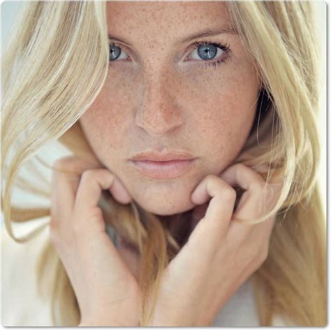 Pin By Chelsea Eakins On Beauty And Stuff Blonde Hair Blue Eyes Blonde With Freckles Blonde