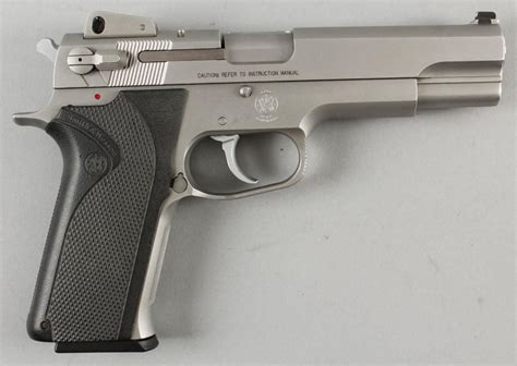 Smith And Wesson Mdl 1006 Cal 10mm Sn Teu7226double Action Semi Auto Pistol 5 Barrel Stainless St