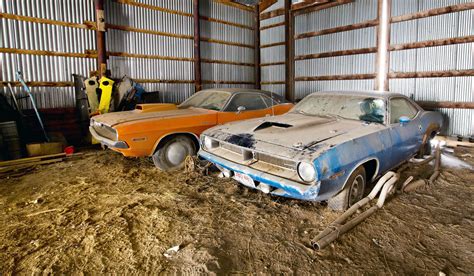 Classic Car Barn Finds - barn proscostu