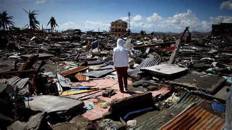 Rushing Toward Chaos Covering The Aftermath Of Typhoon Haiyan