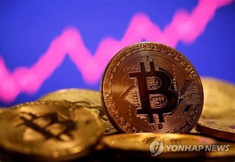 한편, 테슬라가 비트코인 결제 허용을 돌연 중단하기로 선언하면서 비트코인도 급락하고 있다. '1조＄' 비트코인 누구 말 맞나…일론머스크 vs 워런버핏 | 연합뉴스