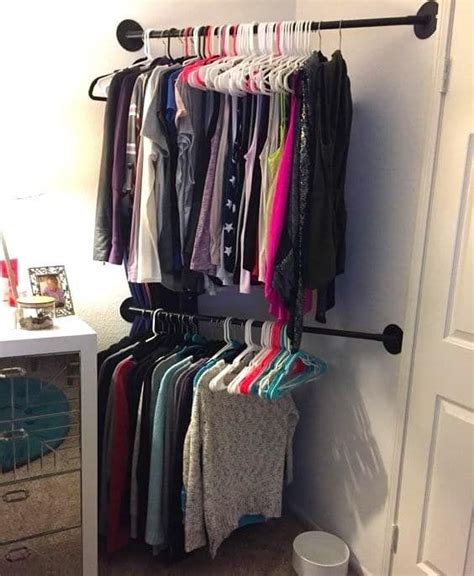 20 Hanging Clothes Storage Ideas Hmdcrtn