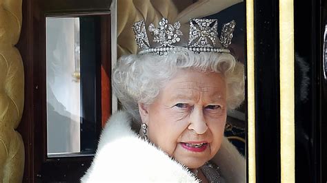 Kraljica Elizabeta že 63 Odprla Parlamentarno Leto Rtvslosi