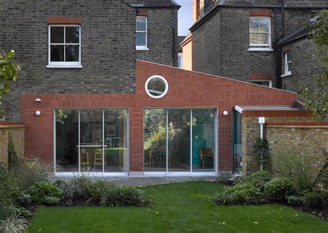 David Kohns Sanderson House Extension Conceived As A Fox