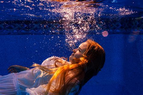 Underwater Senior Session — Brooke Mayo Photographers