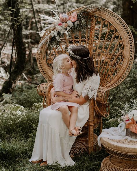 Boho Mini Session With Peacock Chair Caterina Photography Mommy And Me Photo Shoot Peacock