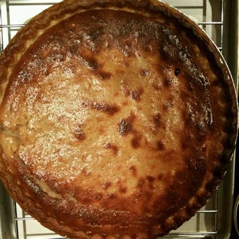 Easy Sour Cream Raisin Pie Recipe