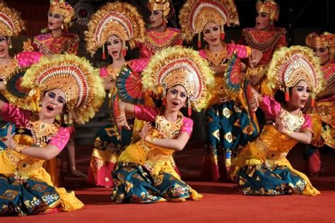 30 Jenis Tari Bali Kesenian Tari Tradisional Pulau Dewata Gambar