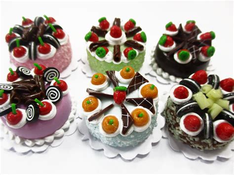 Dollhouse Miniatures Food 2 Cm 6 Mixed Color Fruit Cake Doll Food Bakery 15772 In 2020
