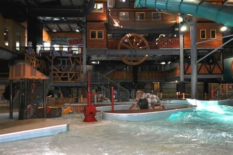 18 Best Indoor Water Parks In Michigan And The Midwest For A Fantastic