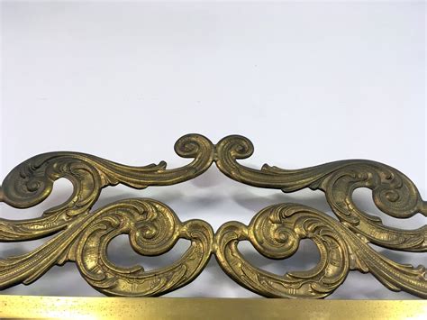 Bagni mondo convenienza 2015 si distinguono per il design elegante e l'economicità dei prezzi, due i lavabo funzionali sono proposti in versione sospesa oppure a terra, completati da pensili a muro verticali, specchi pratici e ampi, oltre a mobiletti funzionali. Specchio grande da terra in ottone, Italia in vendita su Pamono