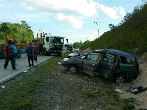 Kemalangan di kilometer 401 plus dekat hulu selangor. Gambar Kemalangan Maut di Betong Sarawak ~ ! BUJANG SENANG