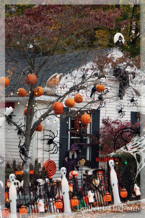 Lighthearted Halloween 2015 | Halloween yard displays, Halloween yard ...