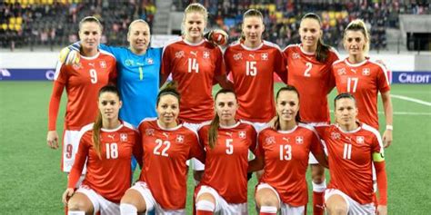 Die deutsche nationalmannschaft kommt gegen die schweiz nicht über ein 3:3 hinaus. Schweizer Frauen Nati steht vor grossem Erfolg