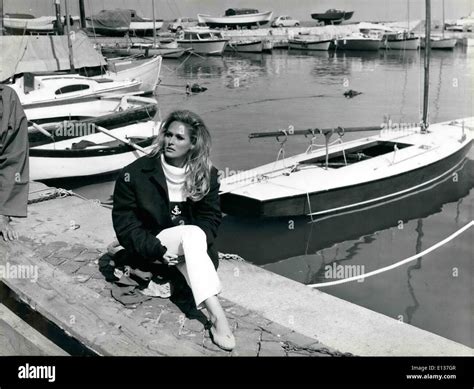 Ursula Andress Ursula Andress Ursula Fotos Und Bildmaterial In Hoher