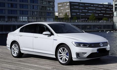 There are still plenty of good and fine midsize sedans still available, even if you feel as though the sedan apocalypse is upon us. Cars.com Names 2016 Volkswagen Passat Best Midsize Sedan