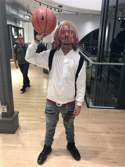 One Of My Favorite People Holding My Favorite Thing ♥lil Pump♥ Lil