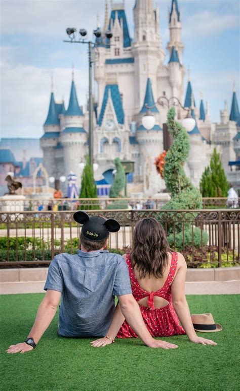 10 Date Spots At Disney World For Every Couple Disney Photo Ideas