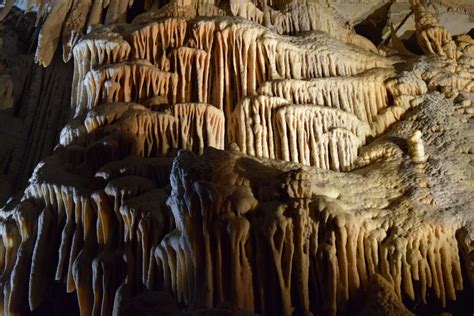 A Visit To Sydneys Jenolan Caves Bright Lights Of America