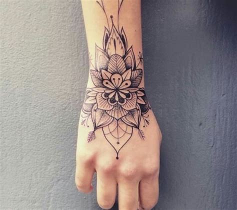 beautiful tattoos for women hand