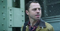 TV review: Amazon’s ‘Sneaky Pete’ does sneak up on you