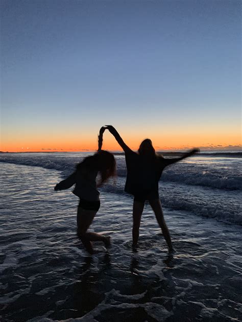 Sunset Sunrise Friends Beach Silhouette Dance Fotos De Amigos