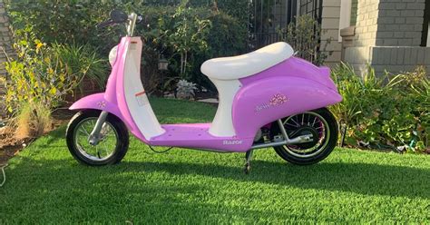 Razor Pocket Mod Betty Electric Scooter For 200 In Oak Park CA For