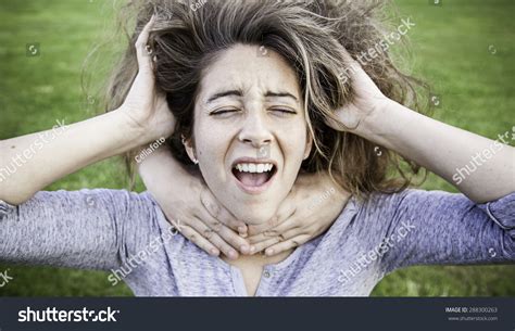 Girl Being Strangled By Her Partner库存照片288300263 Shutterstock