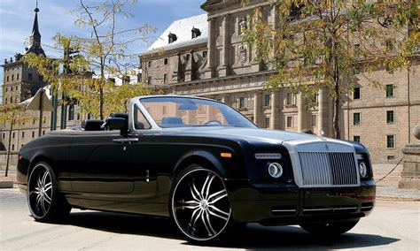 Each of our used vehicles has undergone a rigorous inspection to ensure the highest quality used cars, trucks, and suvs in illinois. Car & Bike Fanatics: 2011 Black Rolls Royce Convertible