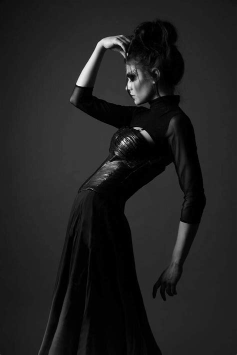 Pin By Ciara D On FIERCE WITH A POSE AND ATTITUDE High Fashion Photography Poses High