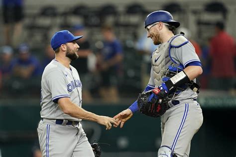 Blue Jays Score Early And Often In 11 7 Victory Over Rangers Seattle