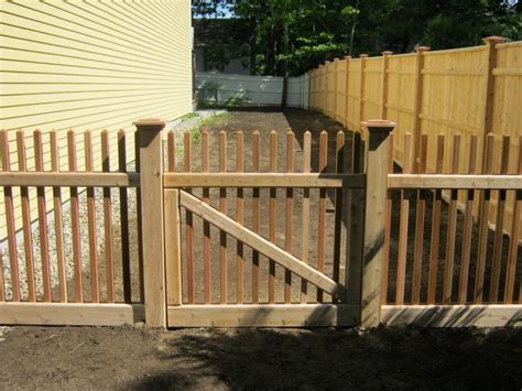 Main Line Fence Picket Fence Design And Installtion In Maine
