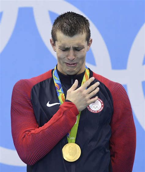 Usas Ryan Held Cries On The Podium While Listening To The Us National
