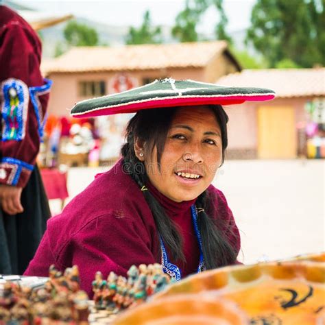 Gente En Perú Foto De Archivo Editorial Imagen De Ropa 52095043
